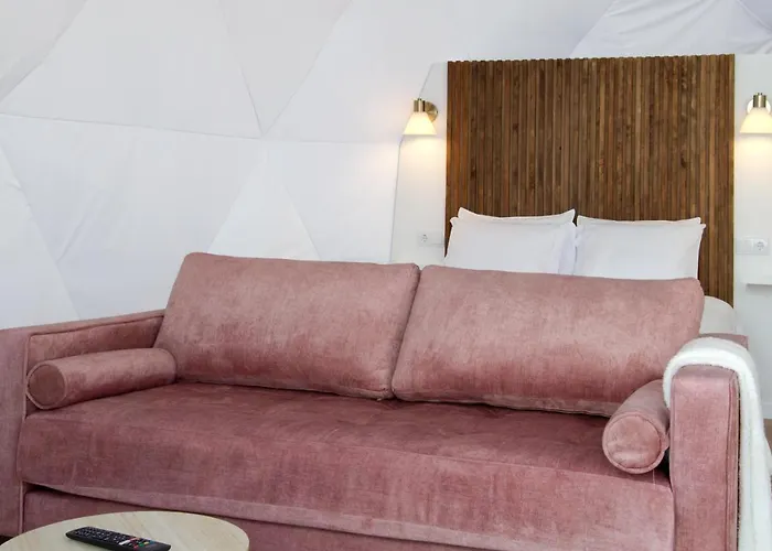 Vi Naturae Glamping *