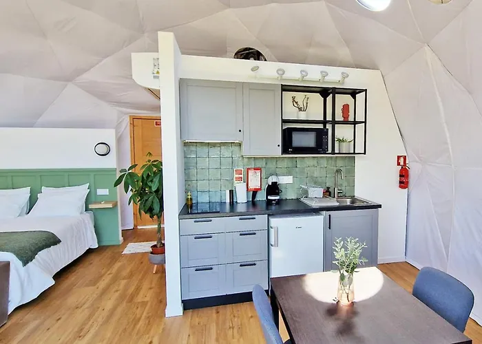 Tente de luxe Vi Naturae Glamping *